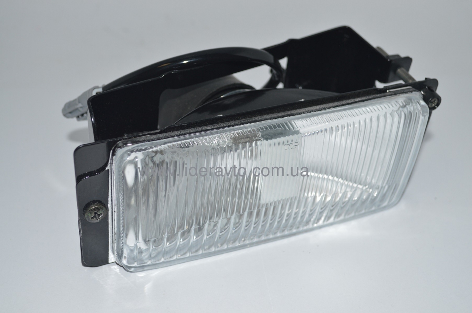 Фара протитуманна ISUZU NQR 71/70/75 (протитуманка) ліва 8980540051, 8973539551