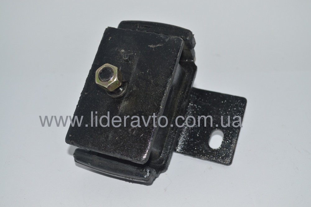 Подушка двигателя  ISUZU 4HG1/4HG1-T БОГДАН А-091, А-092 правая 8972016690 