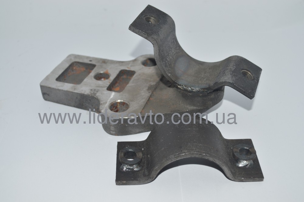 Кронштейн (опора) стабилизатора БОГДАН А-091/А-092 , ISUZU NQR71 со скобой, Украина 2906800