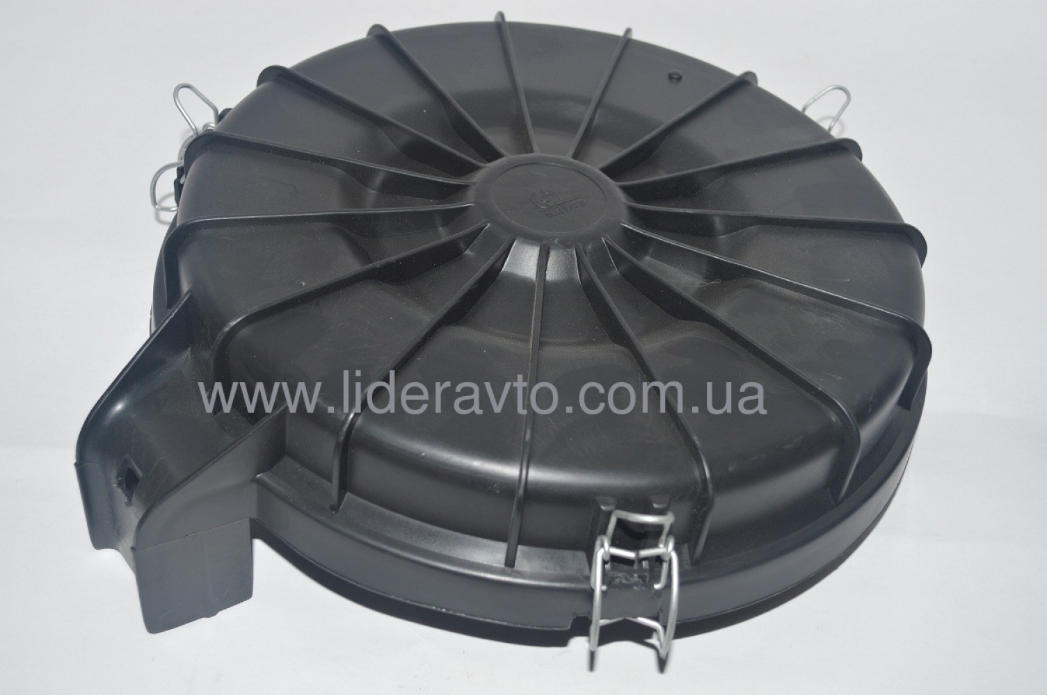 Крышка корпуса воздушного фильтра БОГДАН А-092, Isuzu 4HG1-T 8972280900