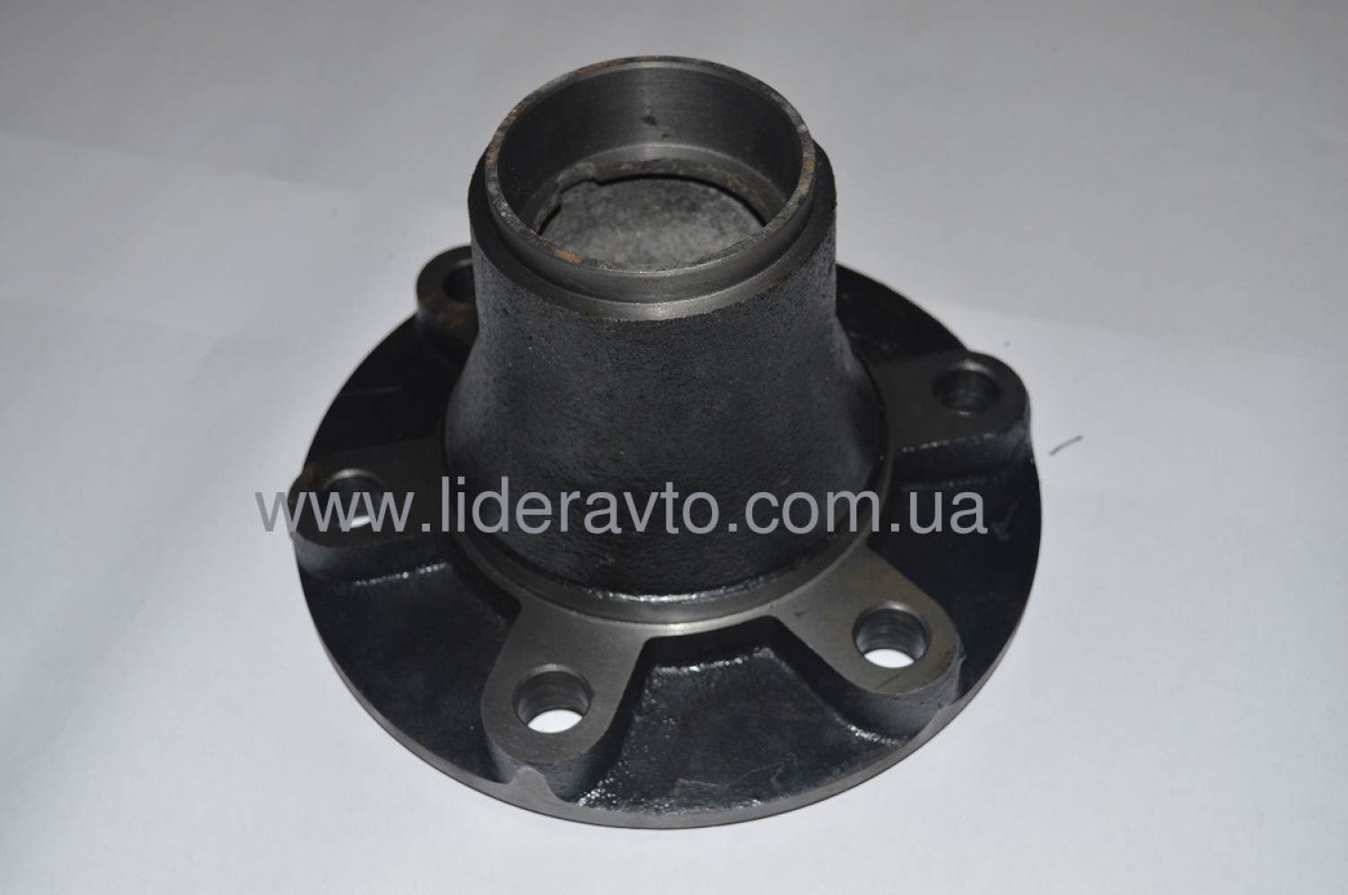 Маточина передня ISUZU БОГДАН А-091, А-092 , АТАМАН 8970813220