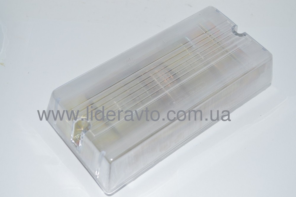 Плафон освітлення салону (три лампочки)