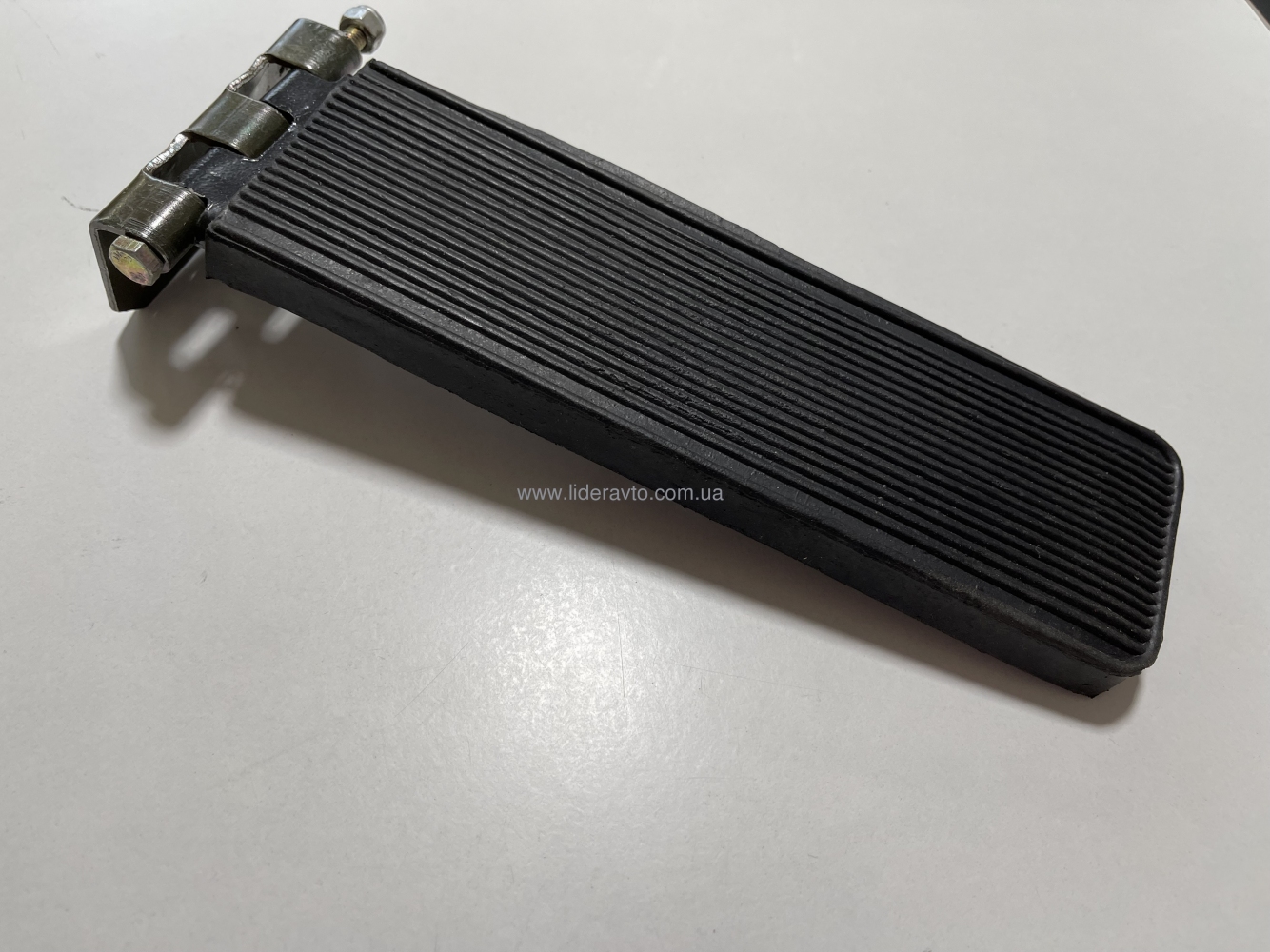 Педаль акселератора газу ТАТА 613 Е1/Е2 TATA ЕТАЛОН з накладкою 264330100119