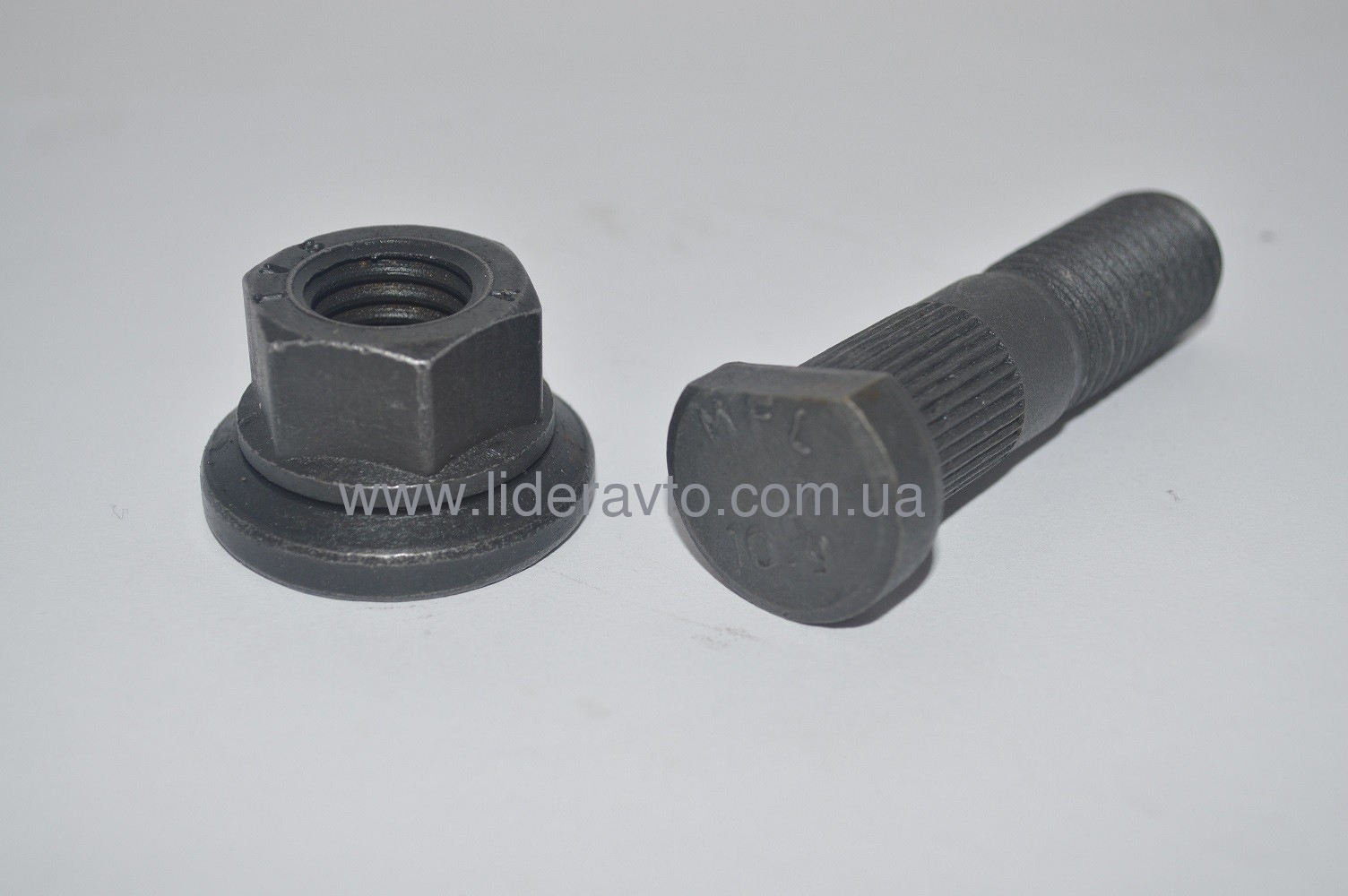 Шпилька переднього колеса Еталон, ТАТА 613 Е2, 264140106704 з гайкою