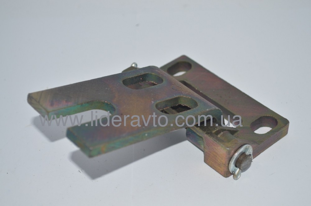 Петля двери водителя БОГДАН А-092 АТАМАН A092-6106010-10 