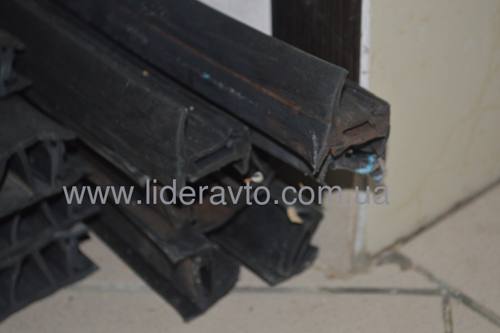 Ущільнювач (профіль) отвору пасажирських дверей БОГДАН, ЕТАЛОН, I-van подовжений L=2.25