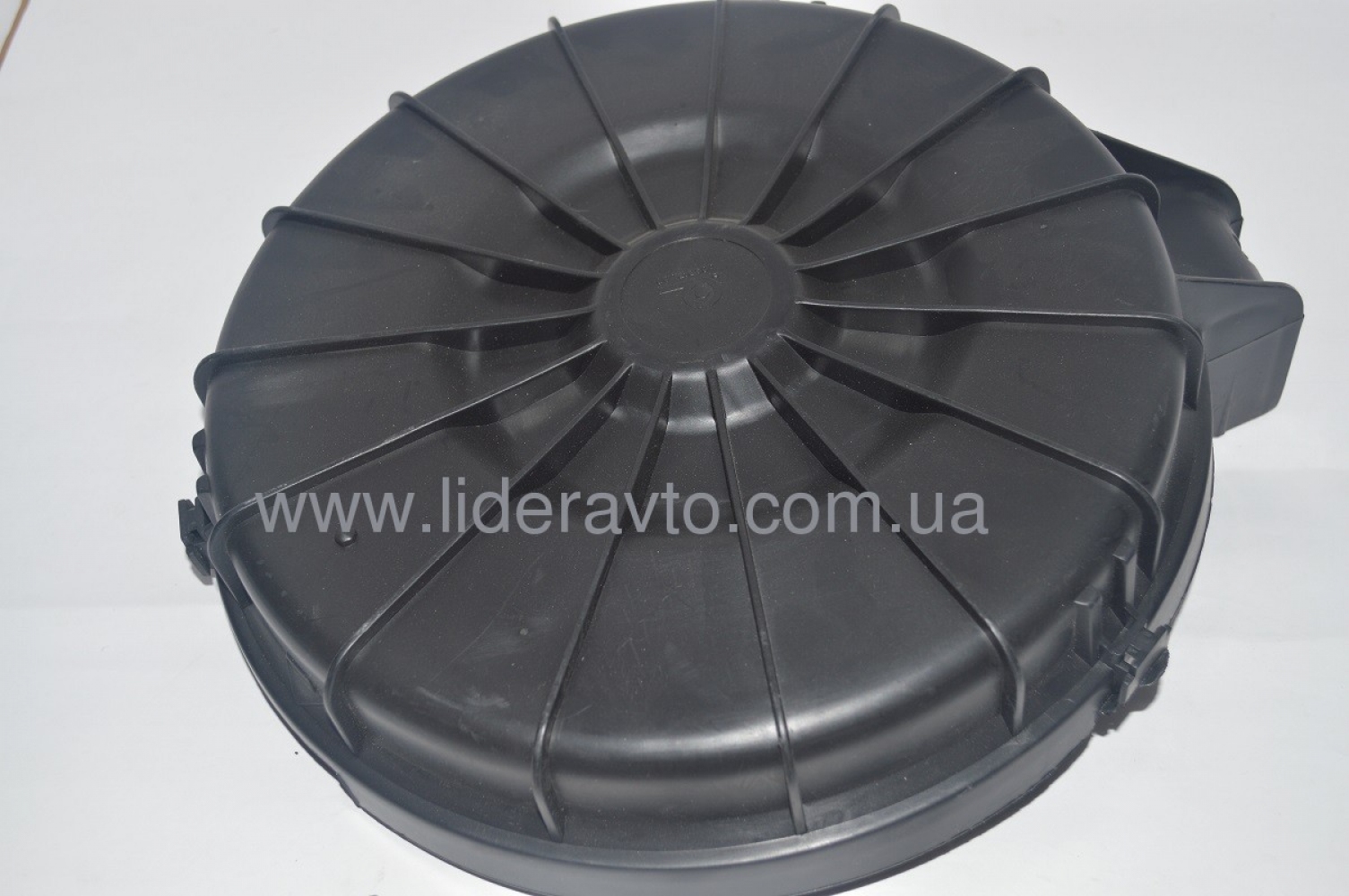 Кришка корпусу повітряного фільтра БОГДАН 4HG1-T, ISUZU 8972280900