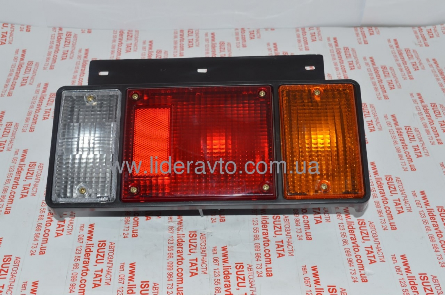 Фонарь задний правый, ISUZU NQR-71оригинал 1822302090