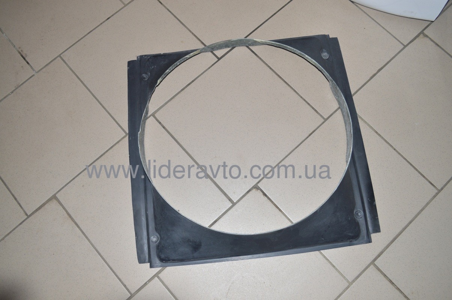 Дифузор радіатора Богдан А-092, А-091, ISUZU NQR 4HG1/4HG1-T 8970660160