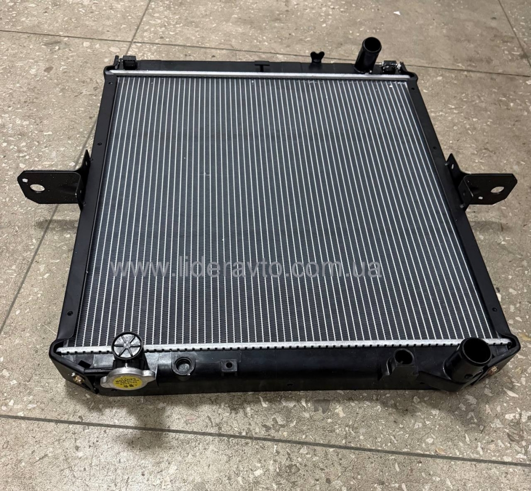 Радіатор охолодження ISUZU Атаман 4НК1 Е-3 Е-5, Алюмінієвий