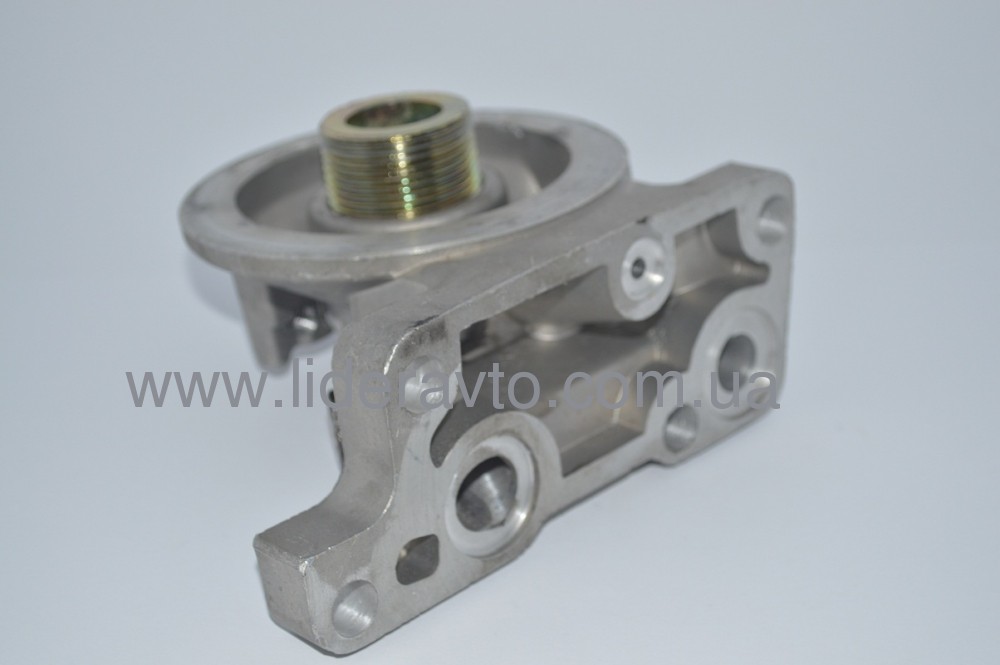 Кронштейн масляного фільтра ISUZU 4HG1/4HG1-T БОГДАН АТАМАН 8970966774